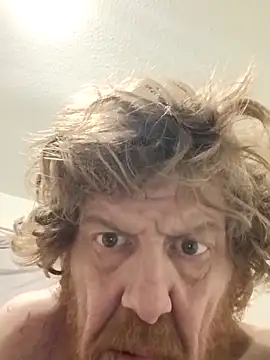 Snapshot of smalldick1387 chatting on 11/17/25, 09:04 smalldick1387 online show from 11/17/25, 09:04