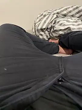 Snapshot of Gustavozx01 chatting on 11/13/25, 02:21 Gustavozx01 online show from 11/13/25, 02:21