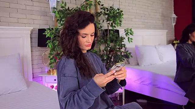 CarlaWhite online show from 10/26/25, 04:29