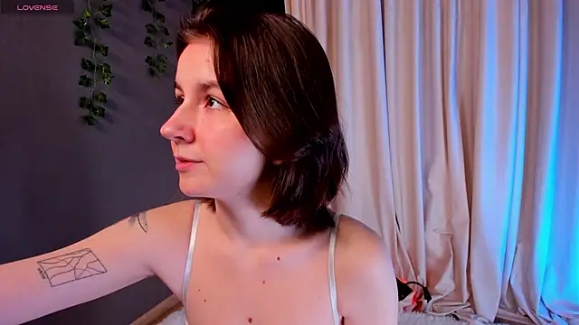 Snapshot of mind_game chatting on 01/23/25, 05:45 mind game online show from 01/23/25, 05:45