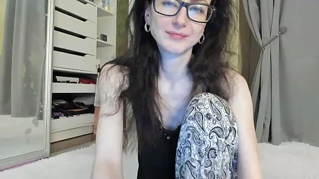 Snapshot of Baby_Jewel chatting on 10/28/25, 11:14 Baby Jewel online show from 10/28/25, 11:14