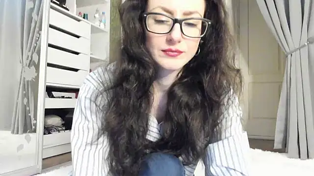 Snapshot of Baby_Jewel chatting on 11/09/25, 11:08 Baby Jewel online show from 11/09/25, 11:08