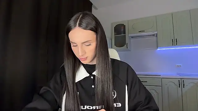 Kim Oberlin  online show from 02/21/26, 04:08