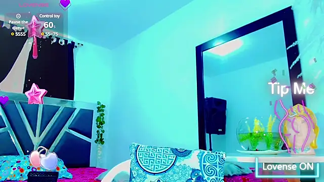 nauthyvalentina online show from 02/07/25, 08:42