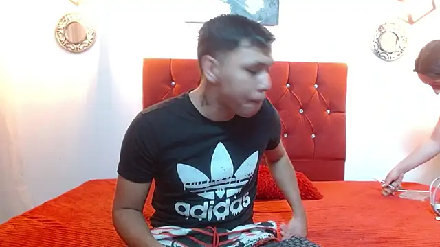 Snapshot of couple_lovelyds chatting on 01/28/25, 12:43 couple lovelyds online show from 01/28/25, 12:43