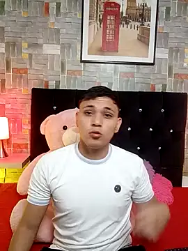 Snapshot of couple_lovelyds chatting on 02/02/25, 12:35 couple lovelyds online show from 02/02/25, 12:35