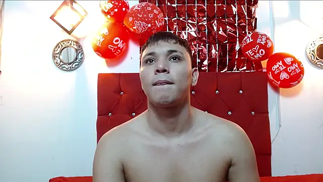 Snapshot of couple_lovelyds chatting on 02/20/25, 03:41 couple lovelyds online show from 02/20/25, 03:41