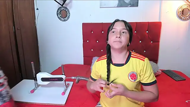 Snapshot of couple_lovelyds chatting on 03/06/25, 12:30 couple lovelyds online show from 03/06/25, 12:30