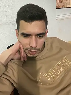 Snapshot of RicarBer chatting on 02/12/26, 09:32 RicarBer online show from 02/12/26, 09:32