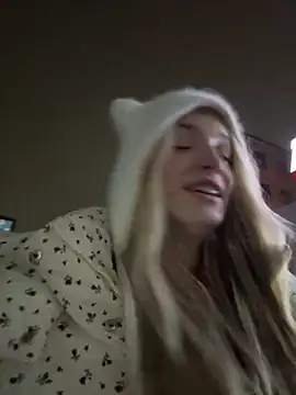 Snapshot of Sweet_Evva chatting on 12/04/24, 09:35 Sweet Evva online show from 12/04/24, 09:35