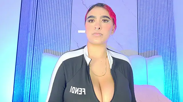 Sofia martiin online show from 12/23/25, 03:04