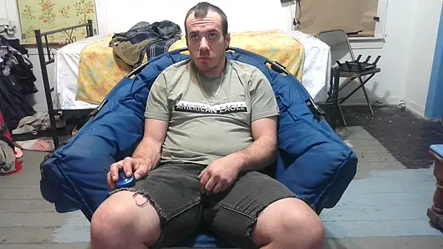 Snapshot of ScubaStevex chatting on 02/18/25, 01:10 ScubaStevex online show from 02/18/25, 01:10