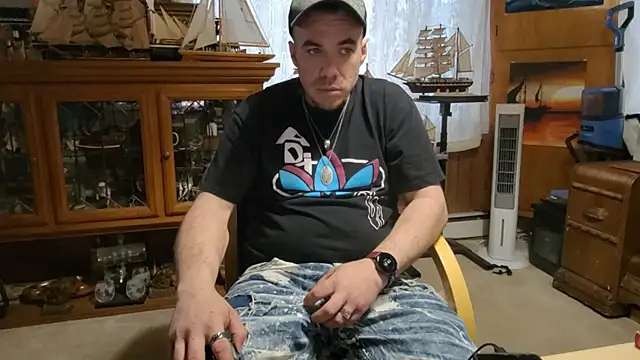 ScubaStevex online show from 04/13/26, 11:32