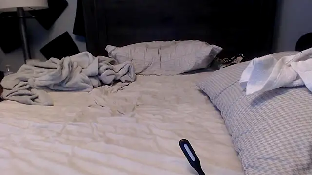 chased21 online show from 04/11/26, 09:02