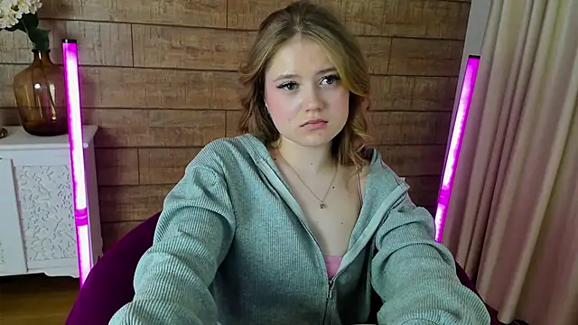 SelinSwarovski online show from 03/15/25, 02:03