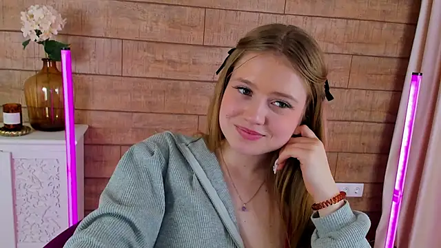 SelinSwarovski online show from 03/18/25, 03:20