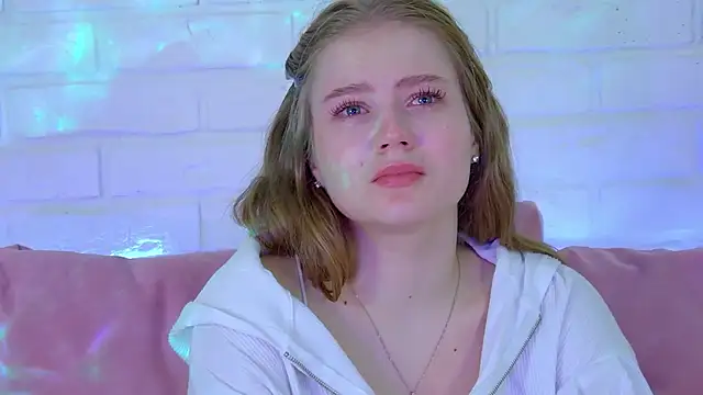 SelinSwarovski online show from 10/12/25, 04:11