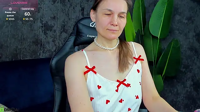 Lillian White online show from 02/11/26, 01:10