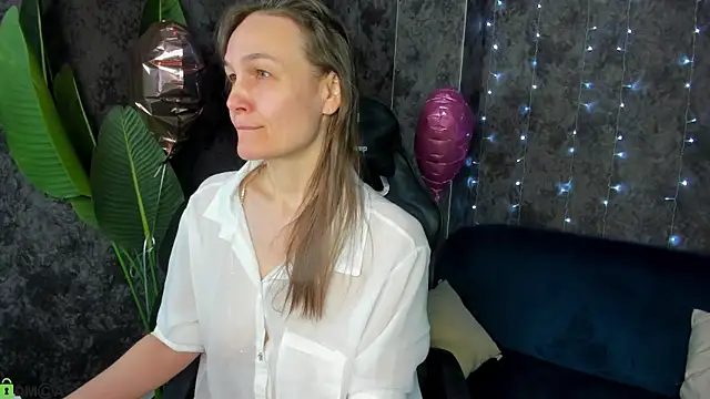 Lillian White online show from 02/15/26, 01:02