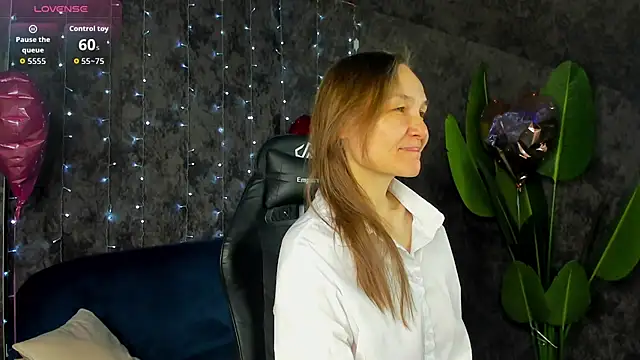 Lillian White online show from 03/08/26, 01:03