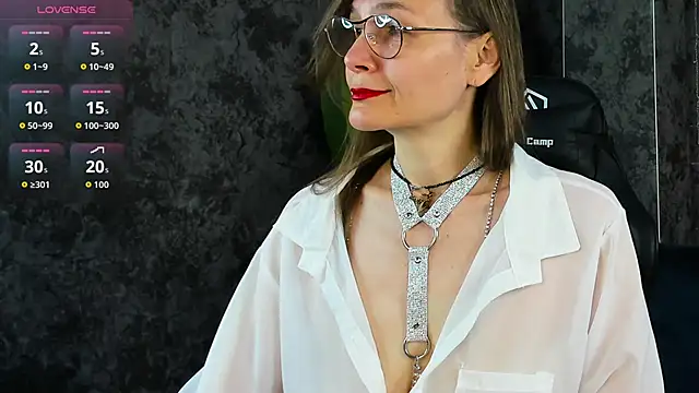 Lillian White online show from 05/19/26, 01:00