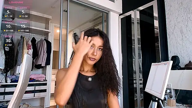 Snapshot of Melissa_Mone chatting on 07/18/26, 04:27 Melissa Mone online show from 07/18/26, 04:27