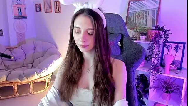 Snapshot of AveAngela chatting on 12/22/24, 09:22 AveAngela online show from 12/22/24, 09:22