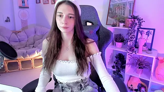 Snapshot of AveAngela chatting on 12/23/24, 09:38 AveAngela online show from 12/23/24, 09:38