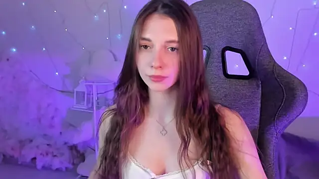 Snapshot of AveAngela chatting on 12/30/24, 09:27 AveAngela online show from 12/30/24, 09:27