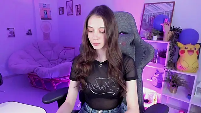 Snapshot of AveAngela chatting on 02/05/25, 08:25 AveAngela online show from 02/05/25, 08:25