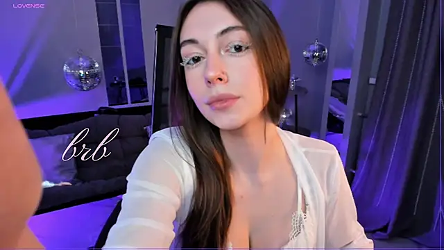 Snapshot of AveAngela chatting on 12/19/25, 02:29 AveAngela online show from 12/19/25, 02:29