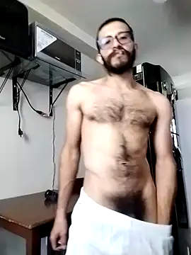 Snapshot of hairyserious chatting on 12/27/24, 04:43 hairyserious online show from 12/27/24, 04:43