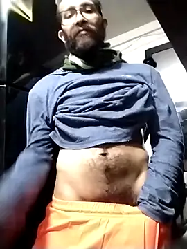 Snapshot of hairyserious chatting on 02/13/25, 03:50 hairyserious online show from 02/13/25, 03:50