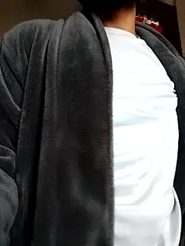 Snapshot of hairyserious chatting on 03/02/25, 01:38 hairyserious online show from 03/02/25, 01:38