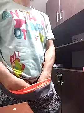 Snapshot of hairyserious chatting on 03/22/25, 03:52 hairyserious online show from 03/22/25, 03:52