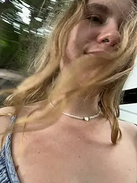 fluffy bunnyxxx online show from 12/23/24, 04:55