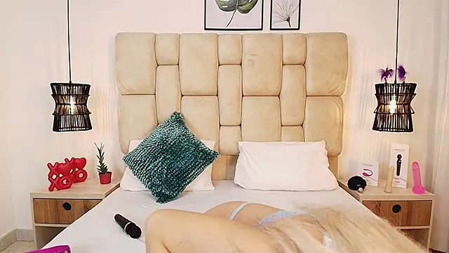 Snapshot of AdharaSmithh chatting on 03/18/25, 03:42 AdharaSmithh online show from 03/18/25, 03:42