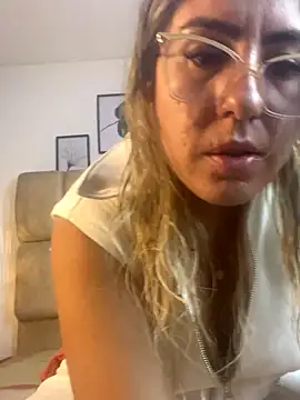 Snapshot of AdharaSmithh chatting on 09/20/25, 09:38 AdharaSmithh online show from 09/20/25, 09:38