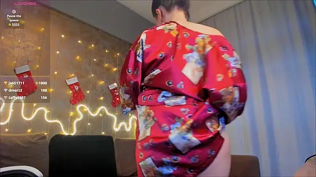 Snapshot of Aurora_Owen chatting on 12/04/24, 11:52 Aurora Owen online show from 12/04/24, 11:52