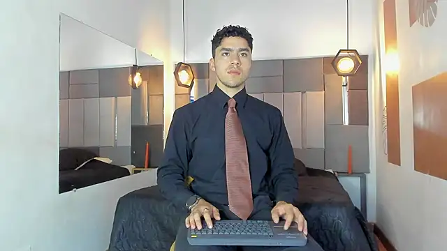 LiamNovak online show from 02/04/26, 11:05