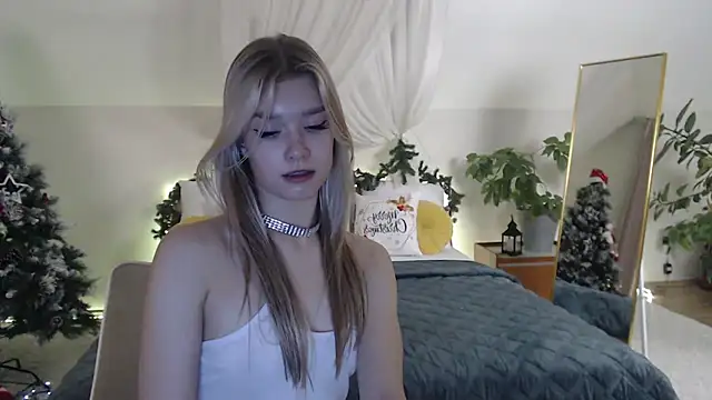 Snapshot of BattyMelody chatting on 12/18/24, 10:02 BattyMelody online show from 12/18/24, 10:02