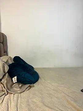 Snapshot of KloheCurvy chatting on 10/31/25, 02:07 KloheCurvy online show from 10/31/25, 02:07