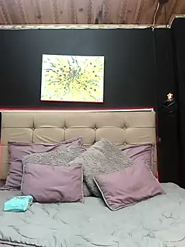 Snapshot of ShyVibes_ chatting on 02/06/25, 12:43 ShyVibes  online show from 02/06/25, 12:43