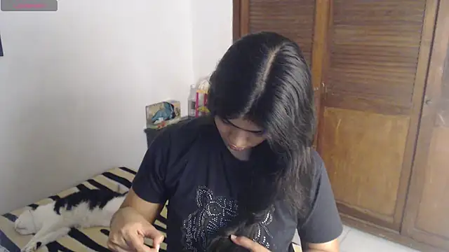 Snapshot of Pocahontas_Princess_ chatting on 12/14/25, 04:29 Pocahontas Princess online show from 12/14/25, 04:29