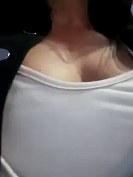 Snapshot of celeste-30_ chatting on 02/08/25, 11:24 celeste-30 online show from 02/08/25, 11:24