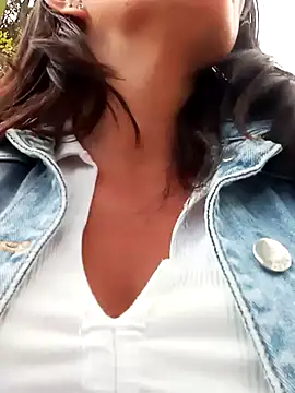 Snapshot of celeste-30_ chatting on 02/28/25, 10:50 celeste-30 online show from 02/28/25, 10:50