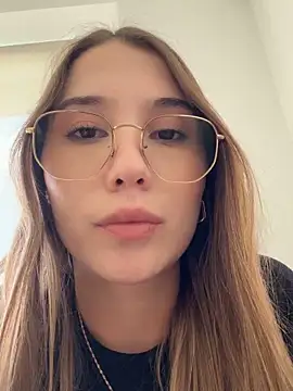 SophieRaily  online show from 09/17/25, 07:04