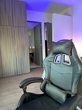 SophieRaily  online show from 11/04/25, 10:09