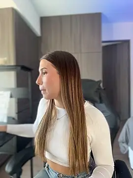 SophieRaily  online show from 11/06/25, 06:42