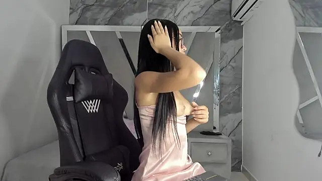 Mia petite01 online show from 04/13/26, 08:14